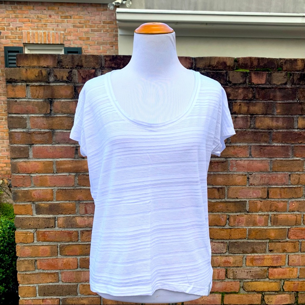 🏷️ Columbia White Semi Sheer Athletic Work Out Top Small S